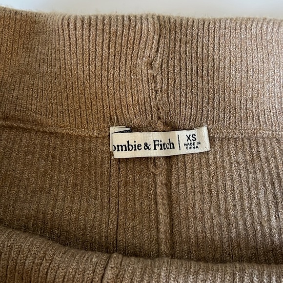 Abercrombie Knit Shorts - Size XS - Picture 4 of 8